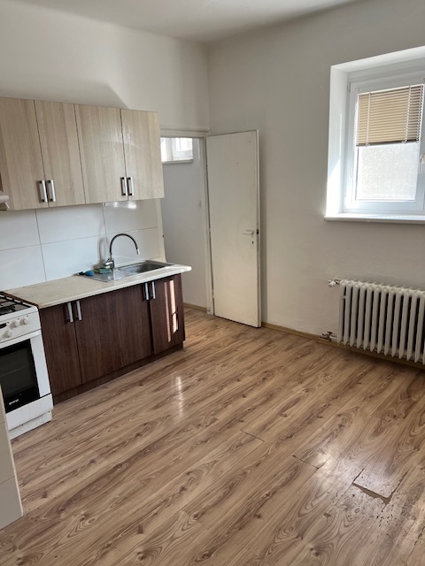 Predaj 3izb byt s balkónom 95m2 Centrum Levice - 2