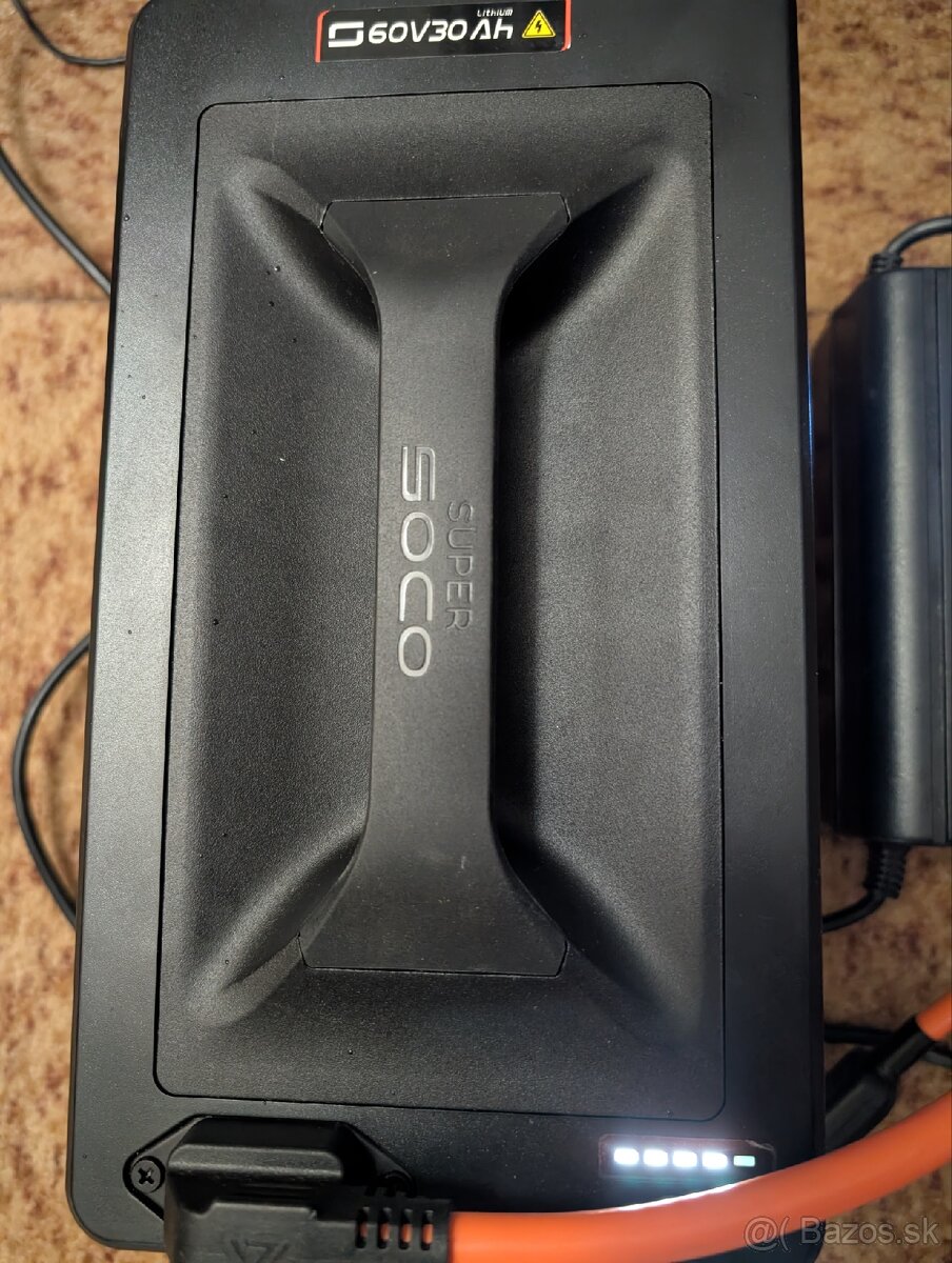 Skuter Super Soco CUX originál baterka 60V/30Ah - 2