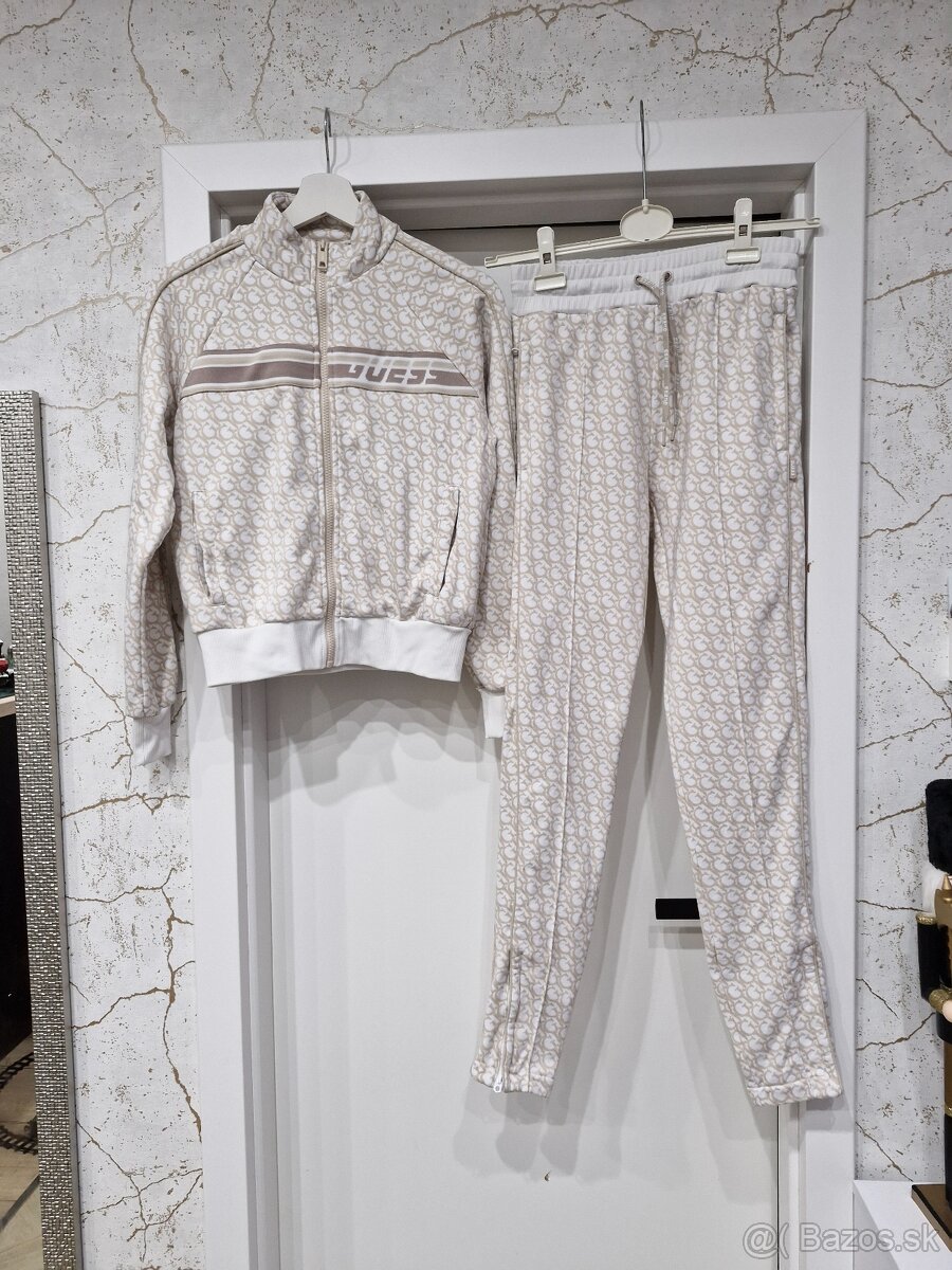 NOVE Guess teplakova a fitness suprava XS, XS/S - 2