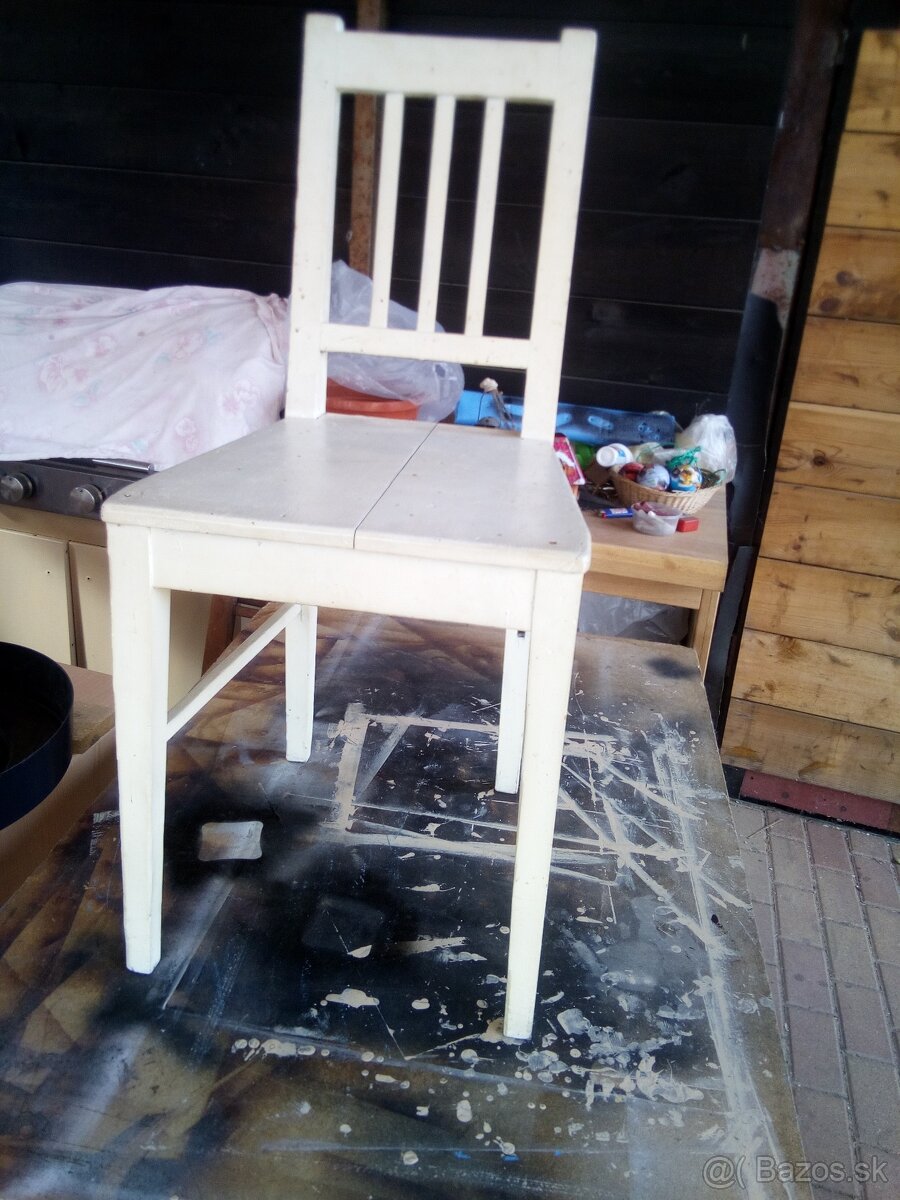 Predám 2 drevene stolicky - 2