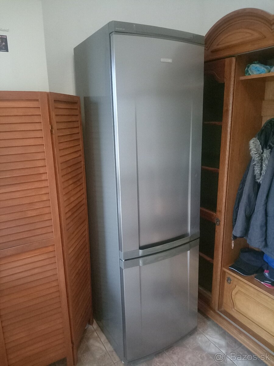 Kombi chladnicka s mraznickou Electrolux - 2