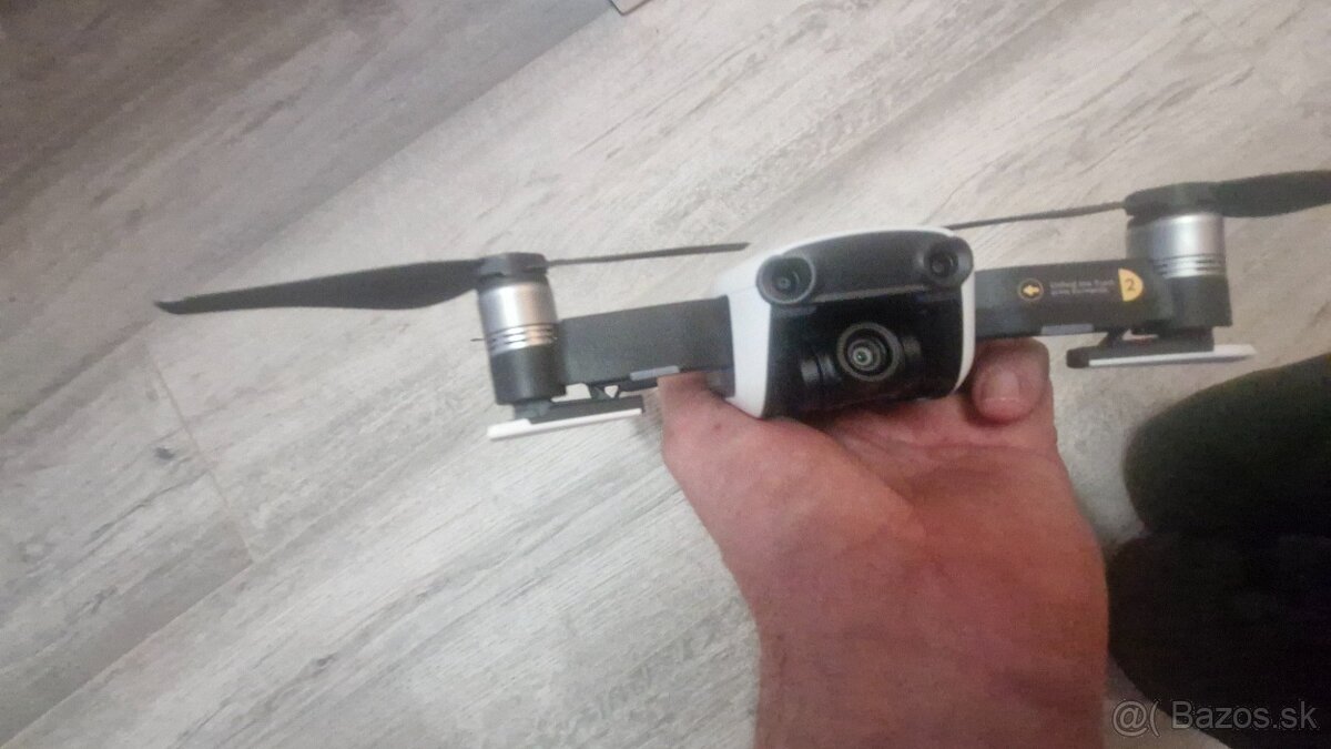 Predám dron mavic air fly more combo - 2
