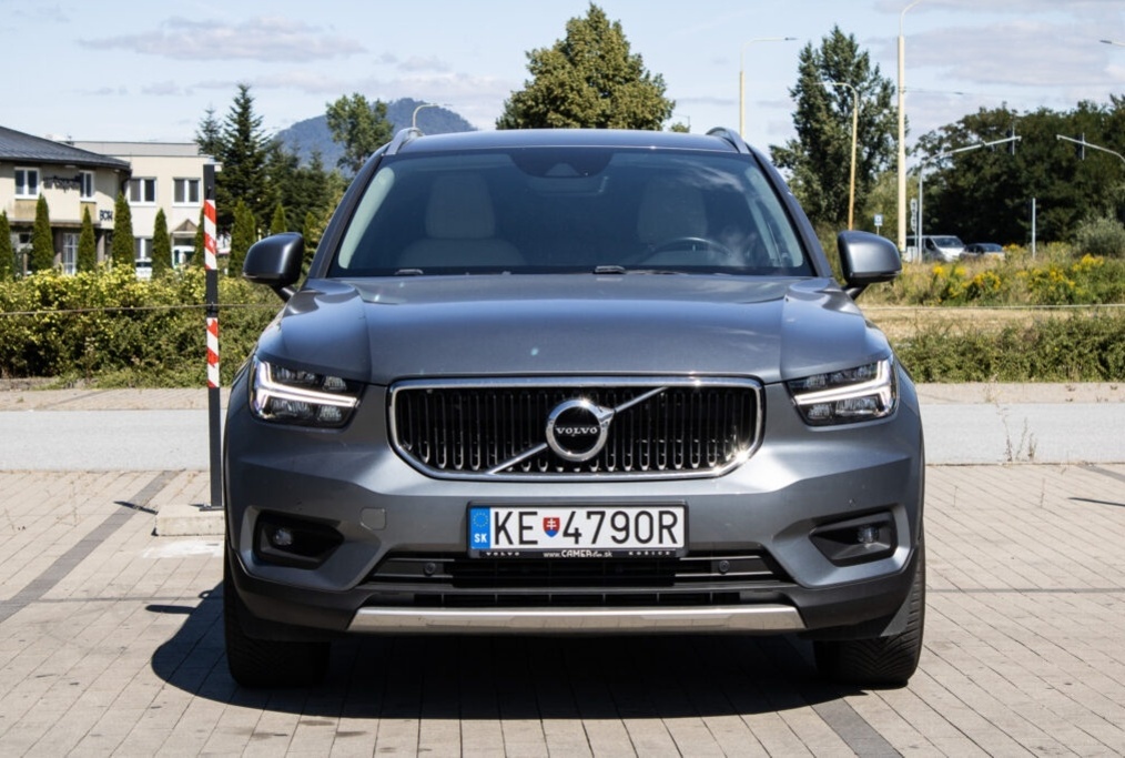 Volvo XC40 D4 Momentum (2018) - 2