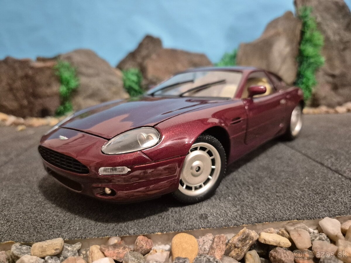 Prodám model 1:18 Aston Martin DB7 - 2
