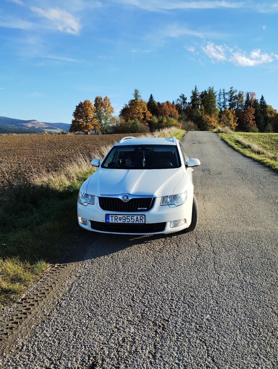 Škoda Superb Combi 1.6 TDI CR DPF Elegance GreenLine - 2