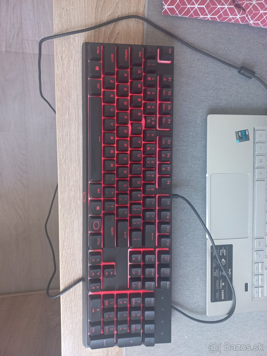 Predám hernu klavesnicu CoolerMaster -US - 2