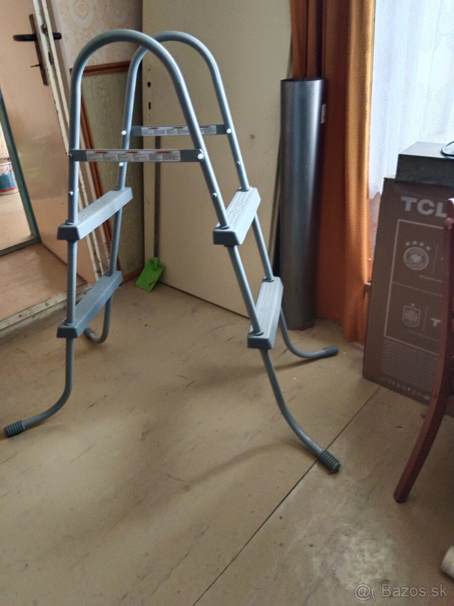 Schody k bazénu - 2