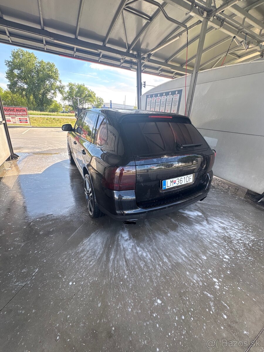 Porsche Cayenne - 2