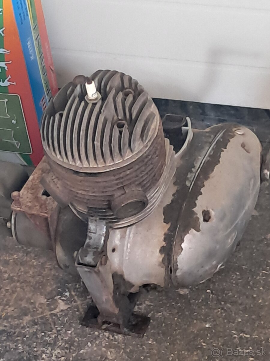 Jawa CZ diely motor - 2