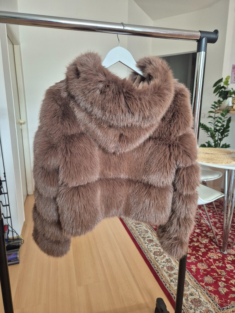 Kožušinova bundička veľkosť M,je podšitá - 2