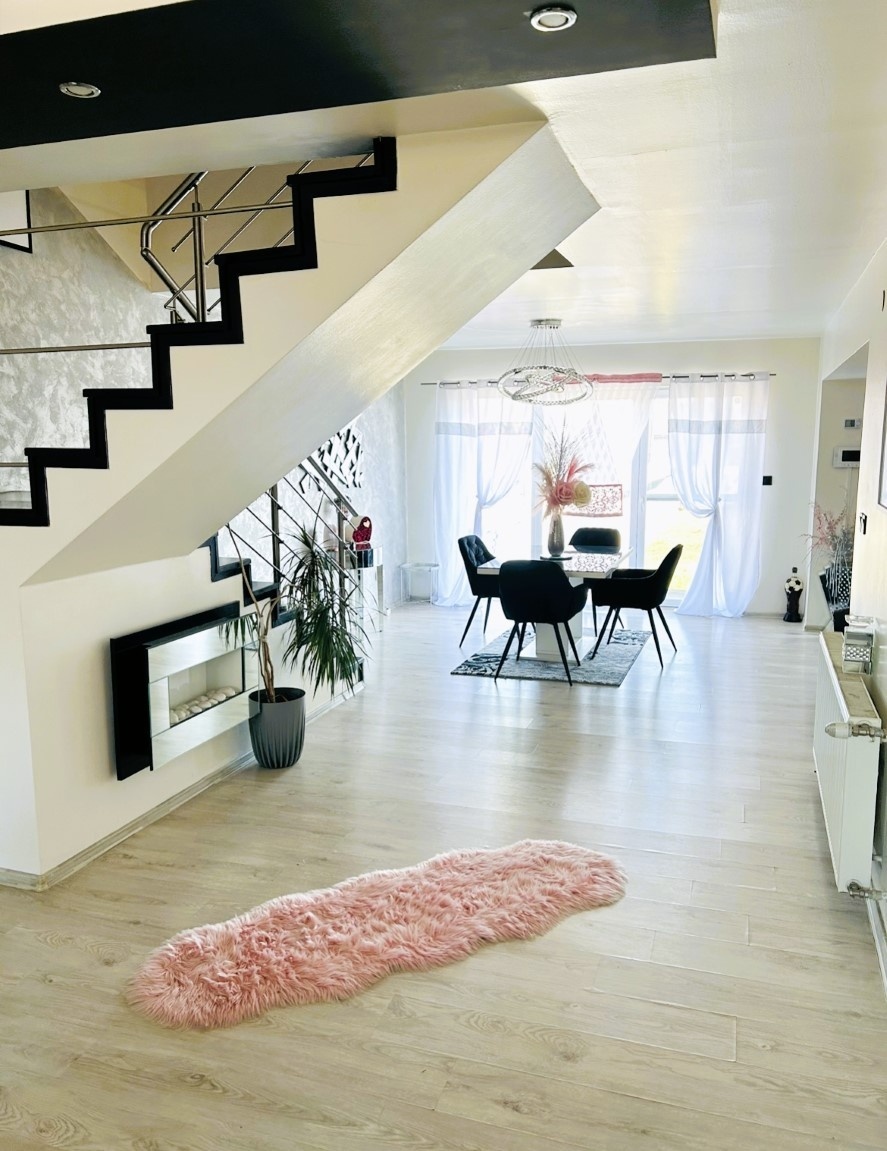 Predaj poschodový RD 180 m2, 453 m2 pozemok Trebišov - 2