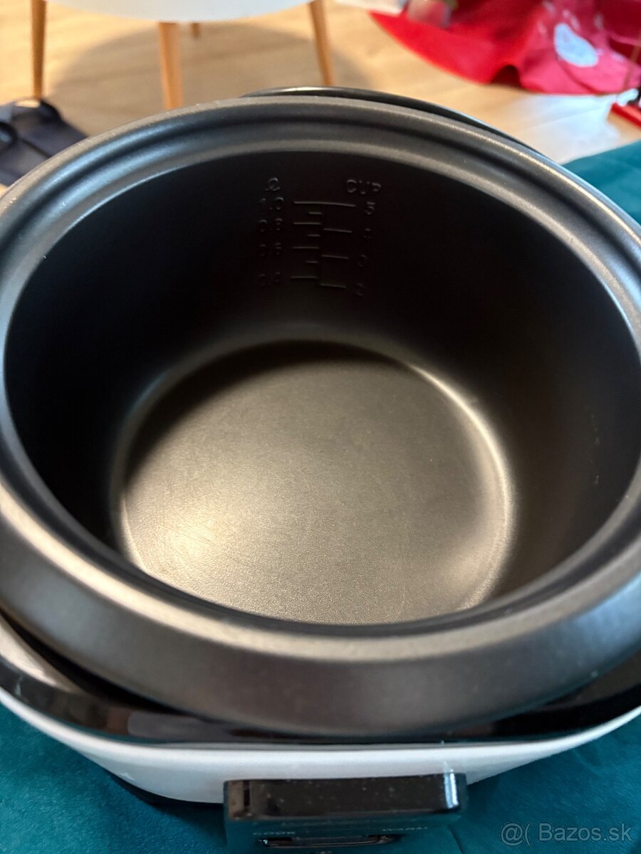 Predam ryzovar 10€ - 2