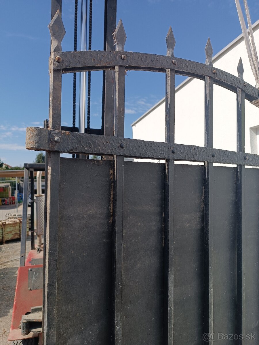 brana dvojkriídlova - 2