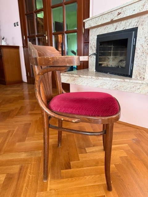 Stoličky drevenné čalúnené - Zn. Ton - 2