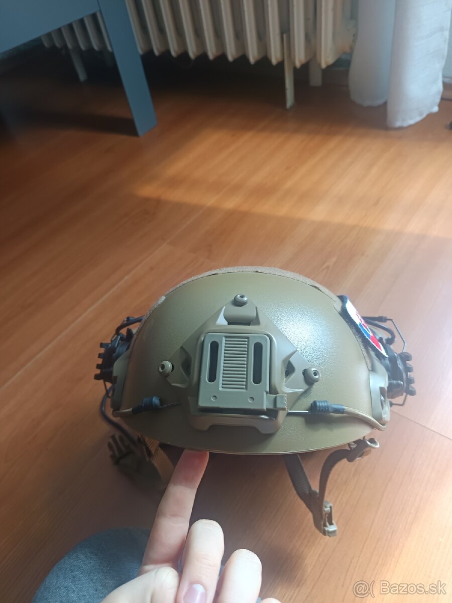 Airsoft helma - 2