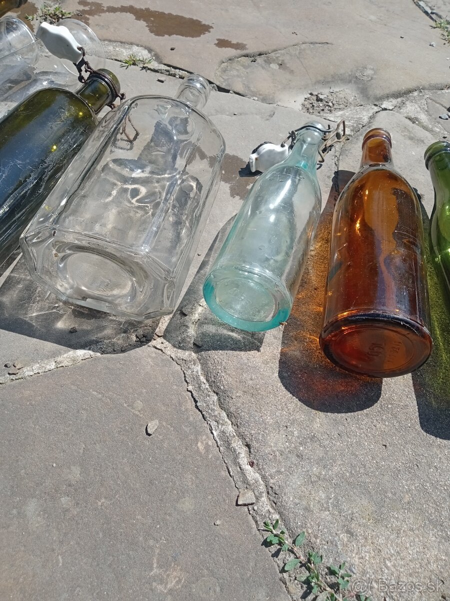 Staré fľaše.kovanie na dvere - 2
