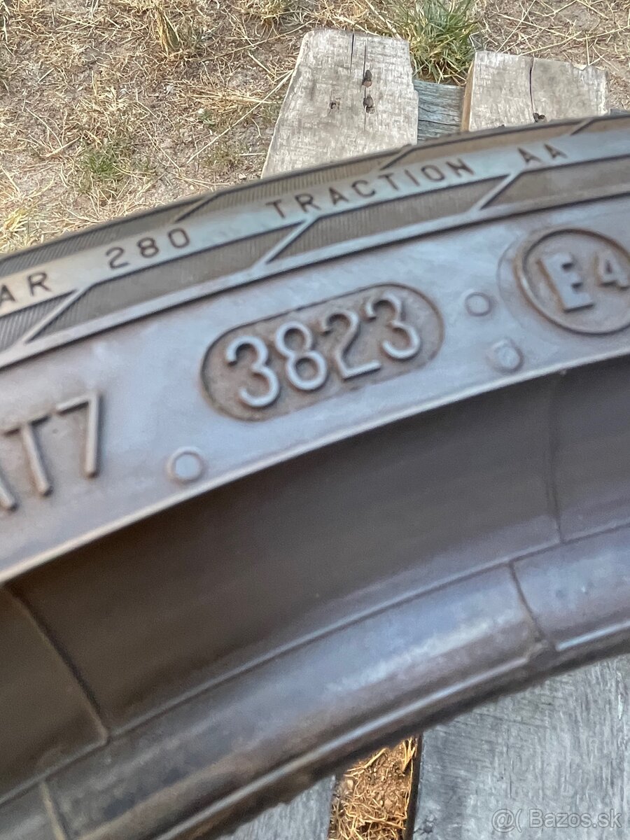 Continental 2023 225/40 R19 - 2