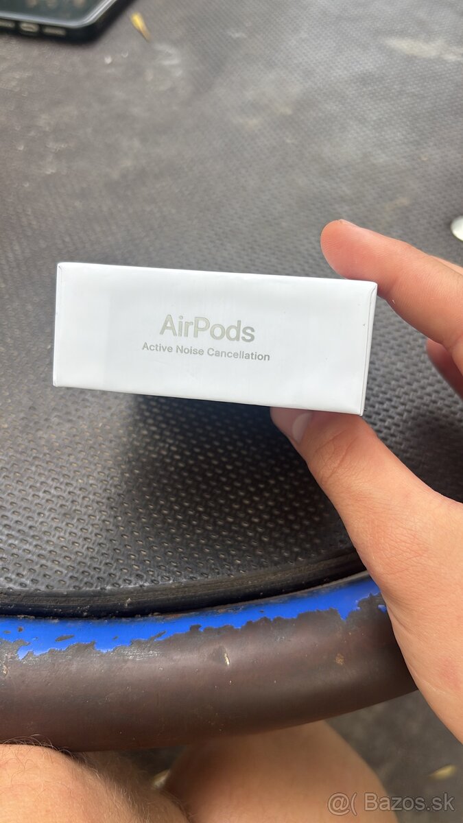 Predám AirPods 4 s anc - 2