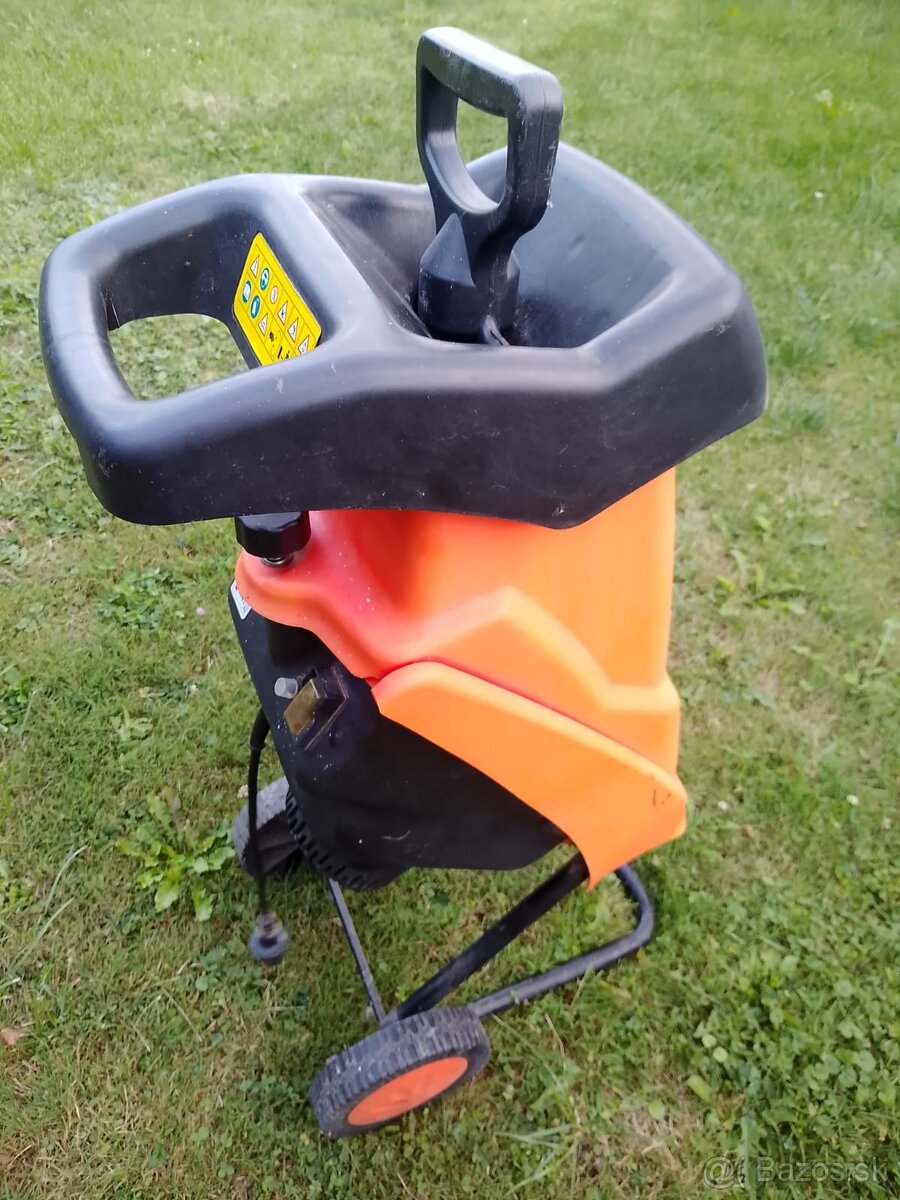 Štiepkovač, drvič konárov 220V - 2