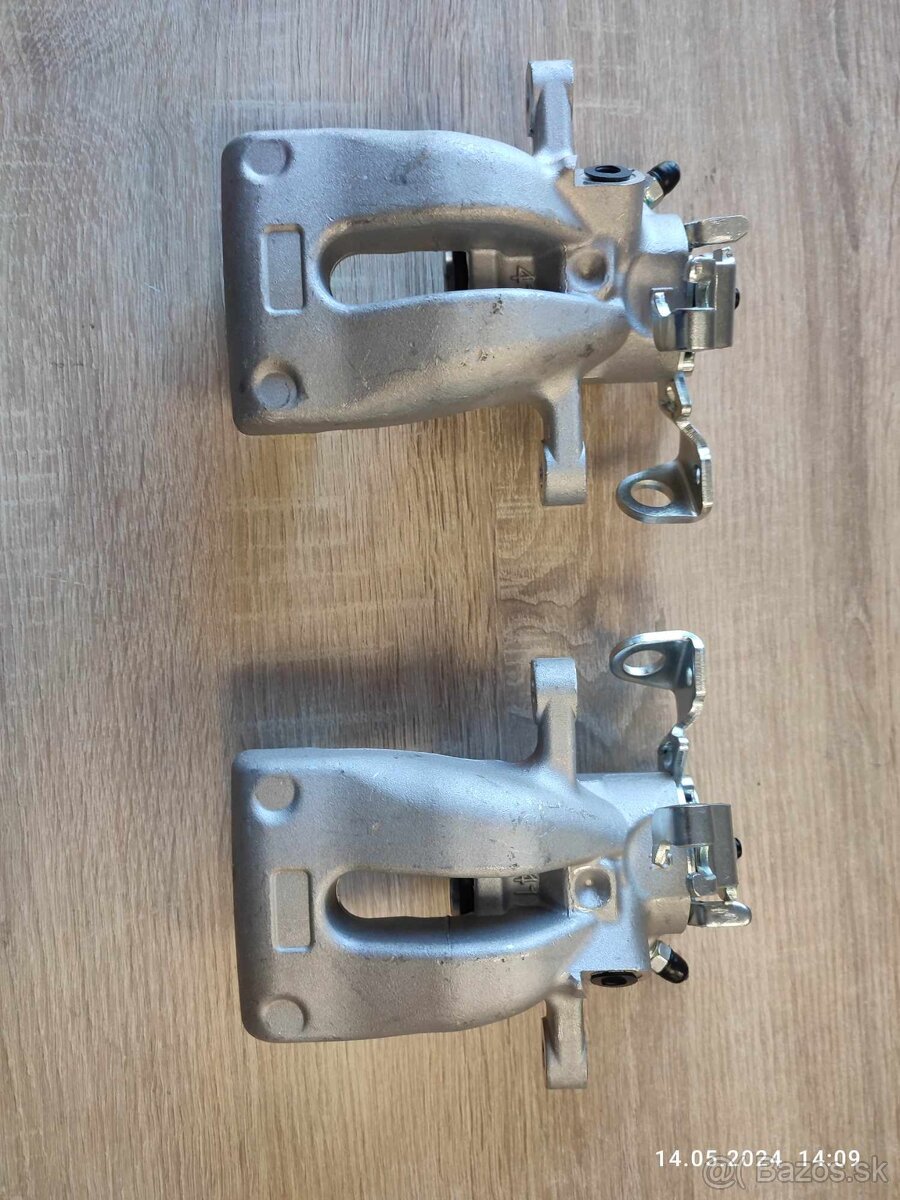 Predám nový zadný strmeň OPEL ZAFIRA B (2005 - 2015) - 2