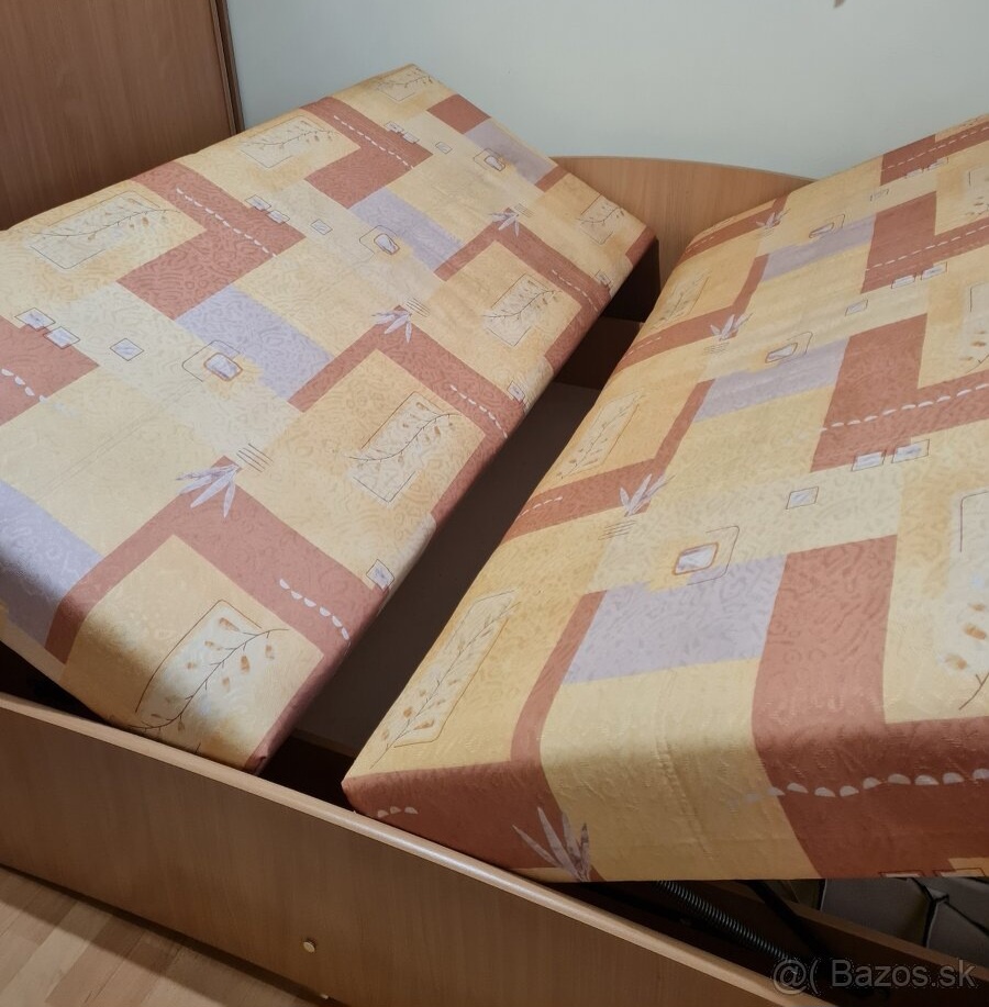 Manželská posteľ s úložným priestorom - 2