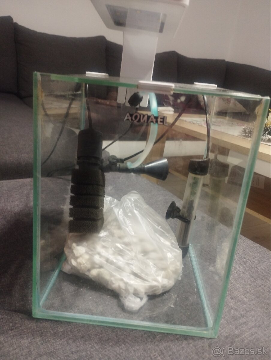 Predám akvárium 30 l. - 2