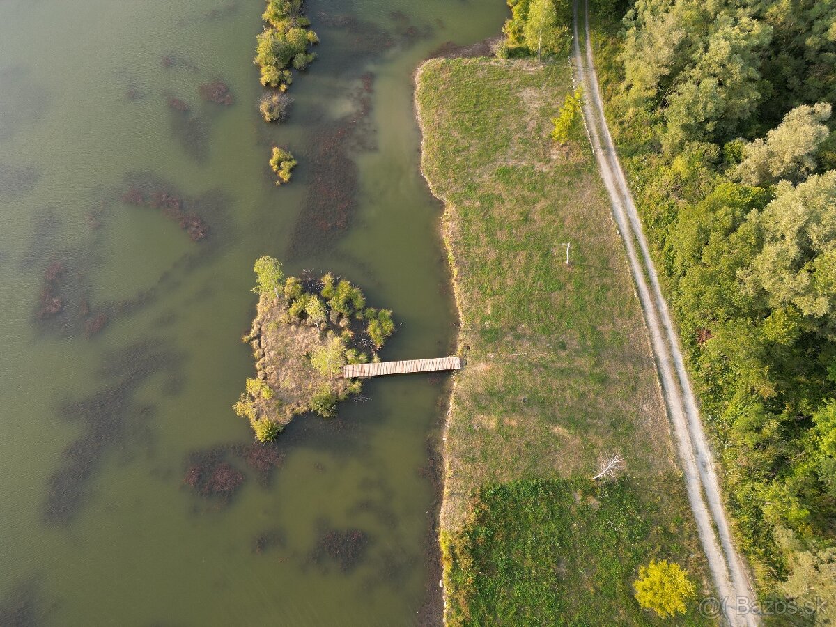 Pozemok na brehu jazera - 2