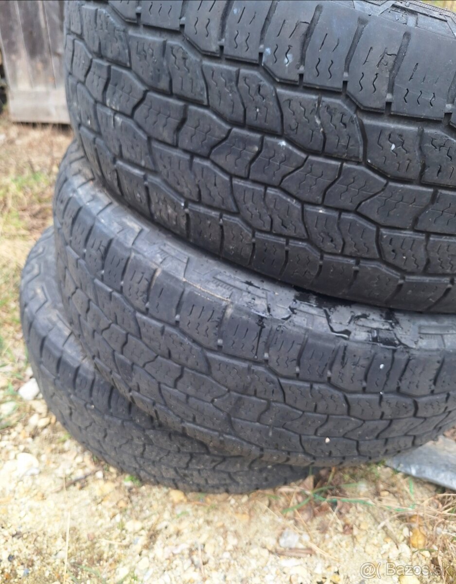 Mam na predaj gumy 245/70 R16 - 2