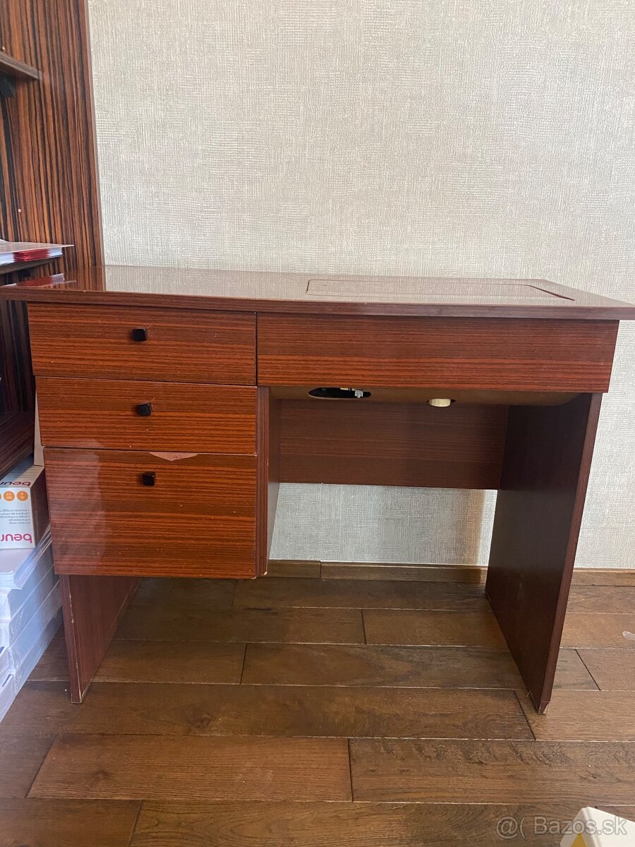 Predám šijací stroj Veritas - 2