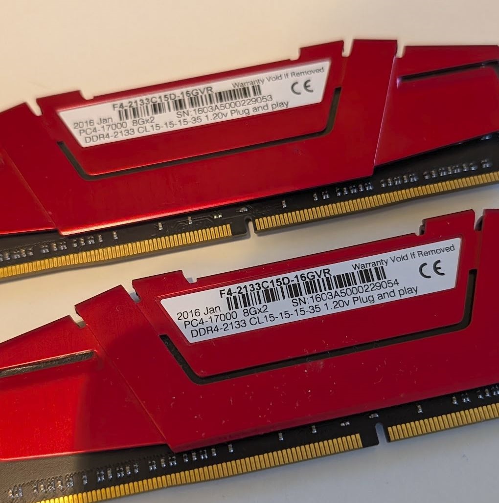 G.SKILL Ripjaws V Series 16GB (2 x 8GB) DDR4 - 2