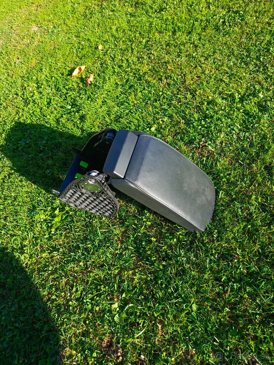 laktová opierka kožená Škoda Superb 2 - 2