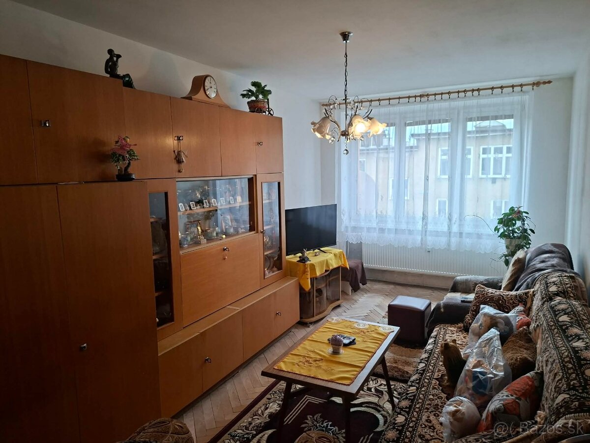 2 izbový byt s balkónom v centre SNV - 2