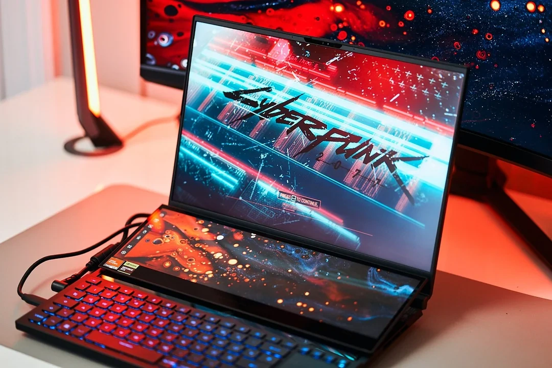 ASUS ROG Zephyrus Duo 15 GX550LXS - 2