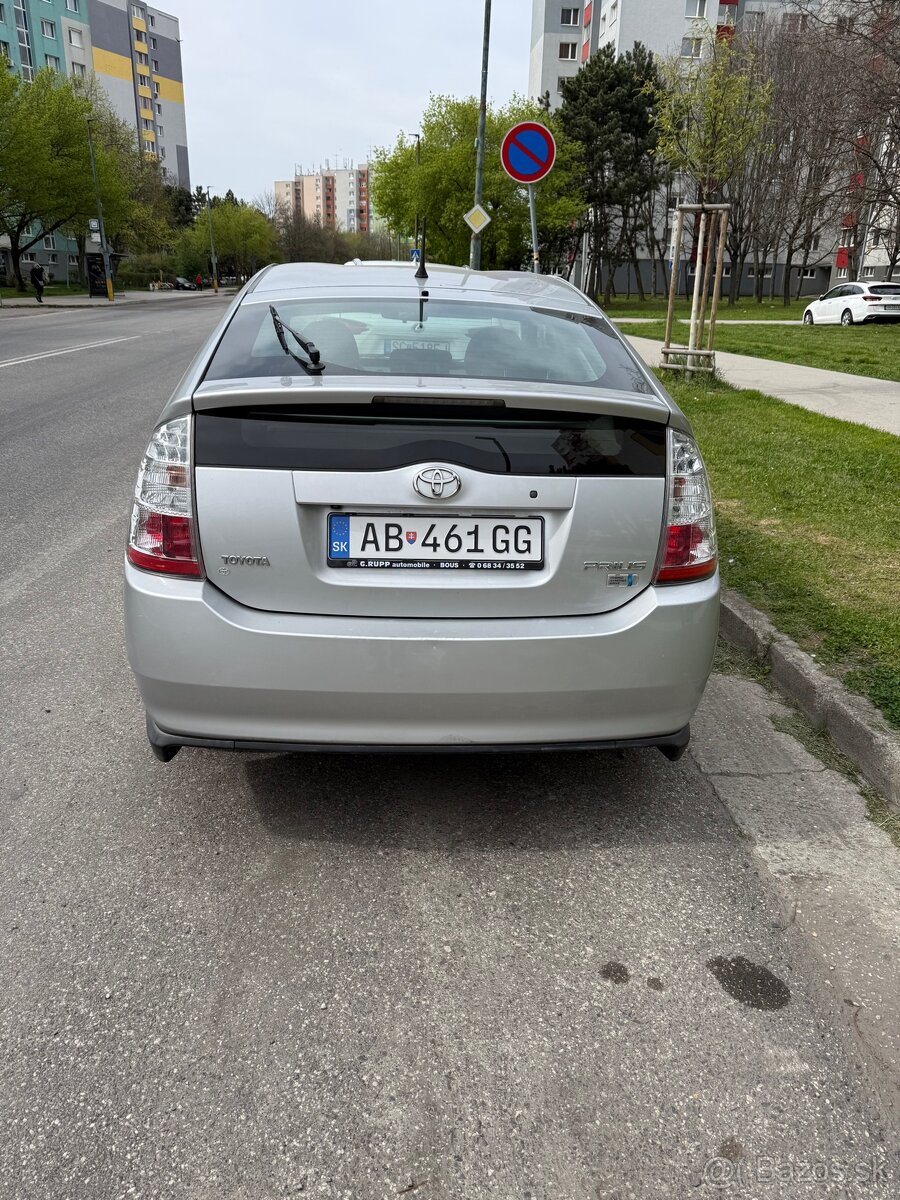 Toyota Prius 1.5 Hybrid - 2