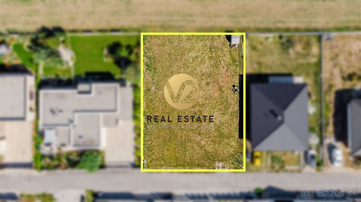 NA PREDAJ – POZEMOK 969m2, stavebné povolenie a IS, Nitra – - 2