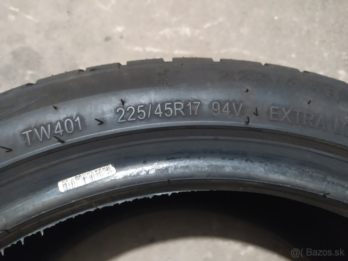 Triangel 225/45 R17 - 2
