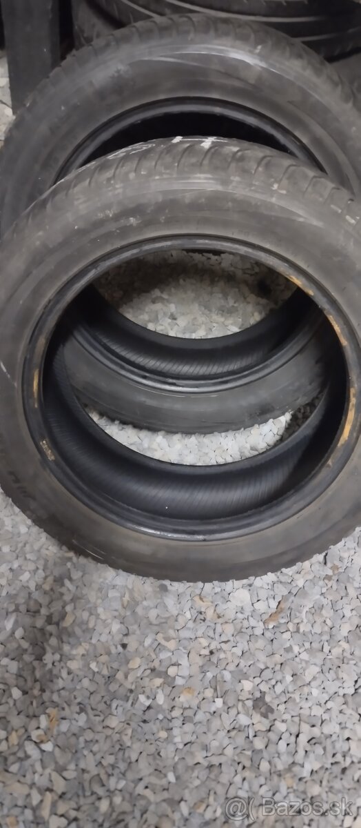 Predám dve zimné pneumatiky Hankook 205/55r16 - 2