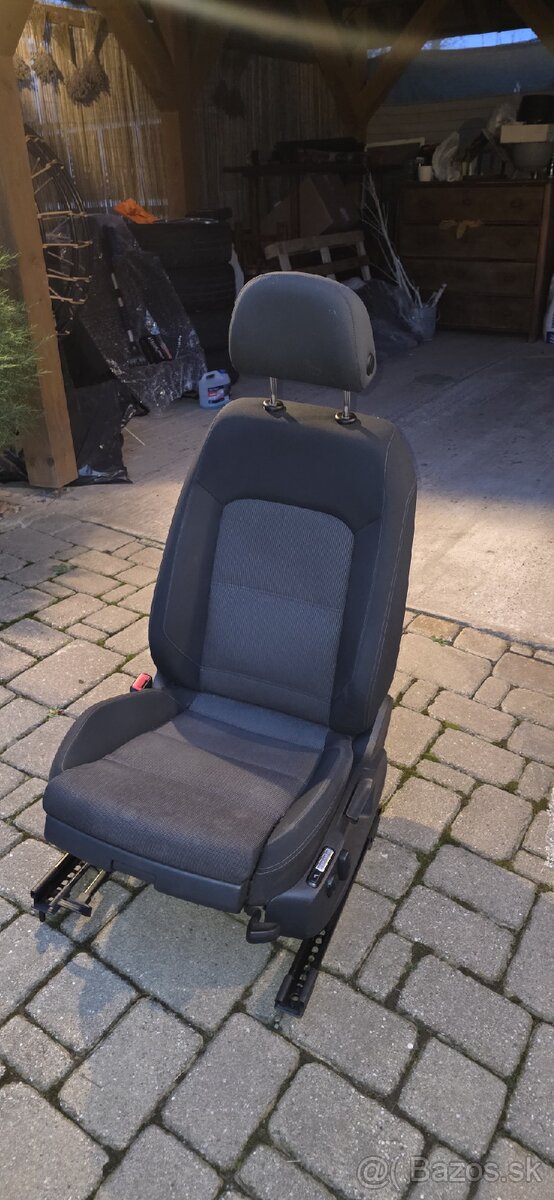 Predám Latkové sedačky Passat B8 Variant - 2