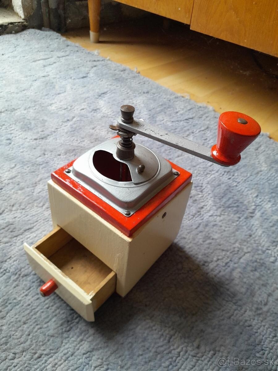 Mlynček na kávu 02 - 2