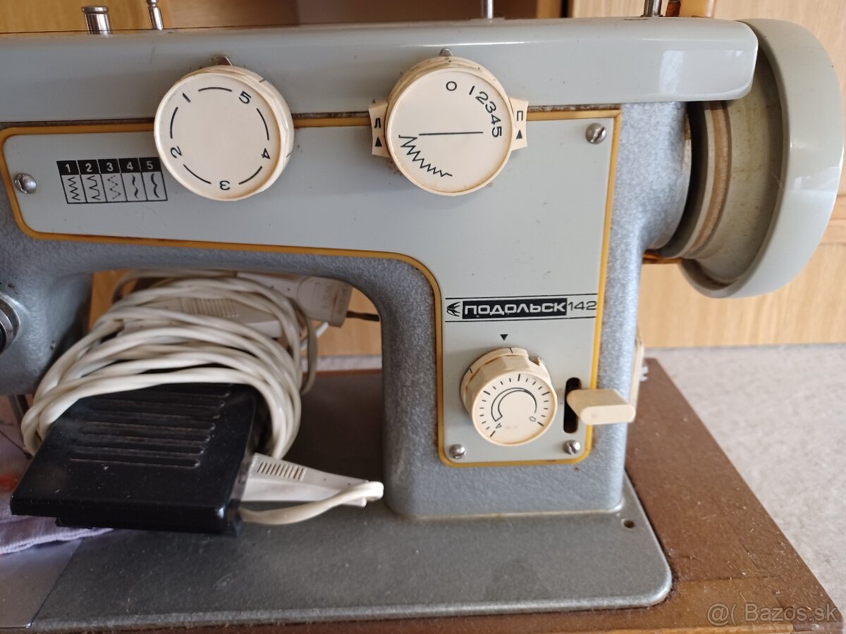 Sovietsky šijací stroj - 2