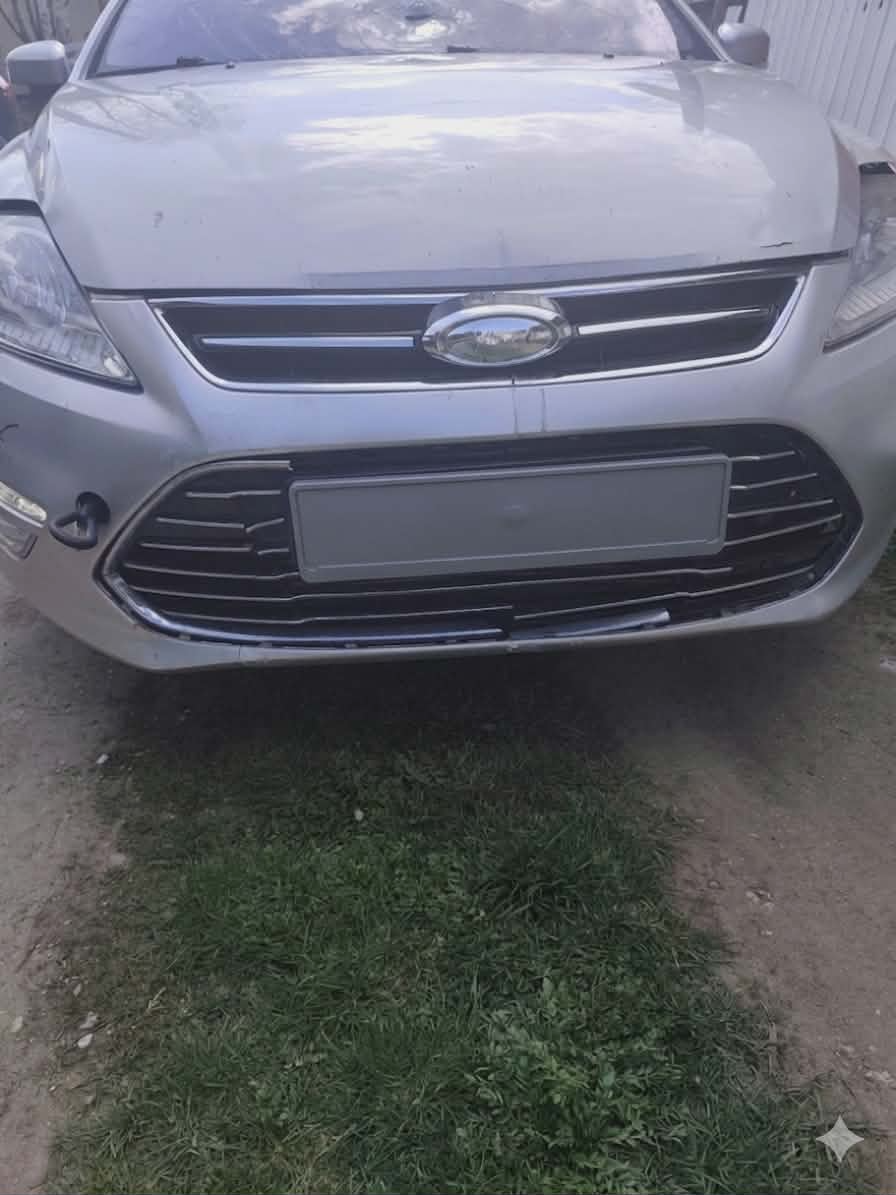 Predám havarované auto ford modeo - 2