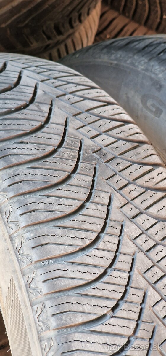 215/65 R17 Goodride - 2