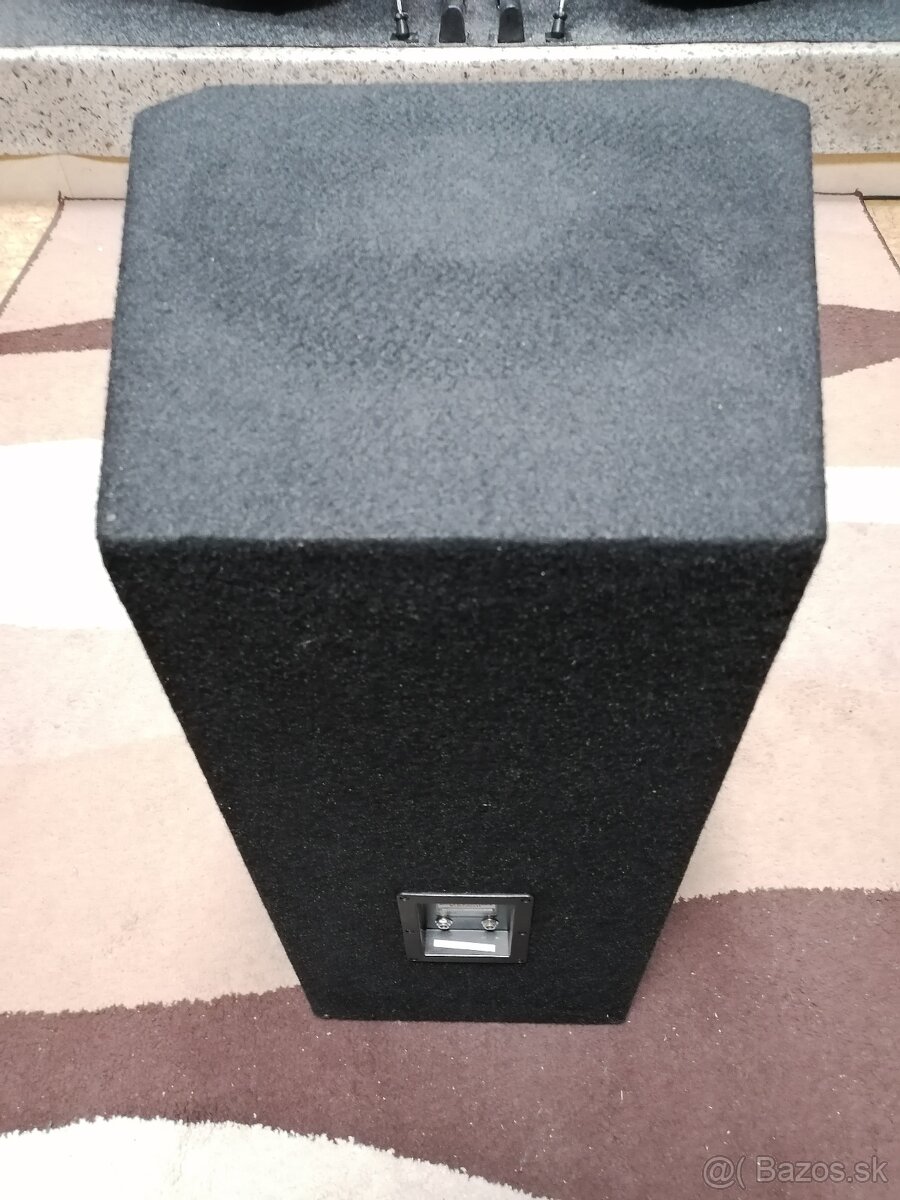 Behringer Eurolive VS1520 - pasívny reprobox - 2