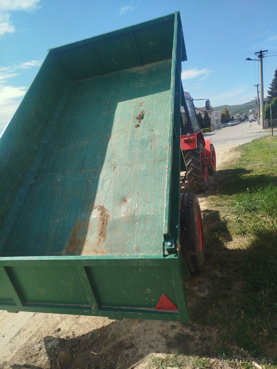 Vyklapacia vlečka za traktor - 2