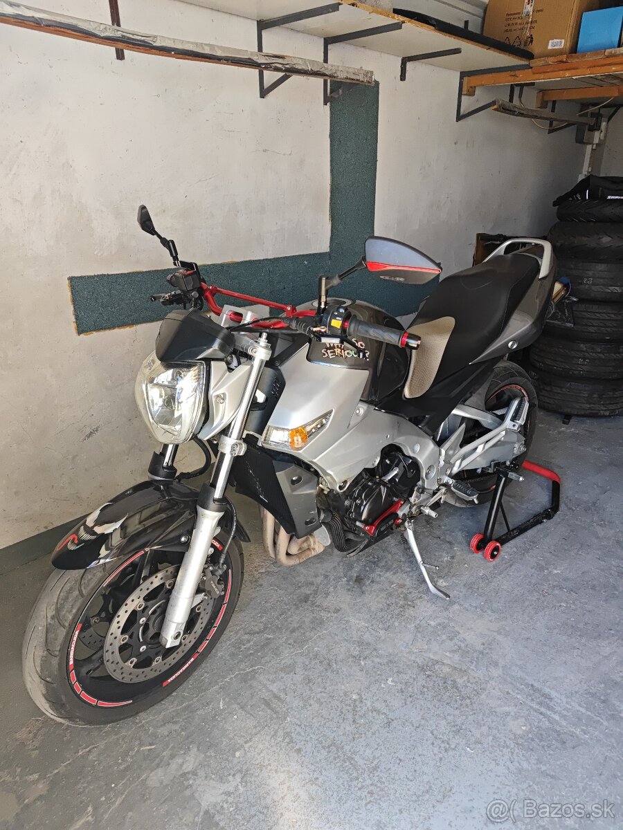 Suzuki gsr 600 - 2