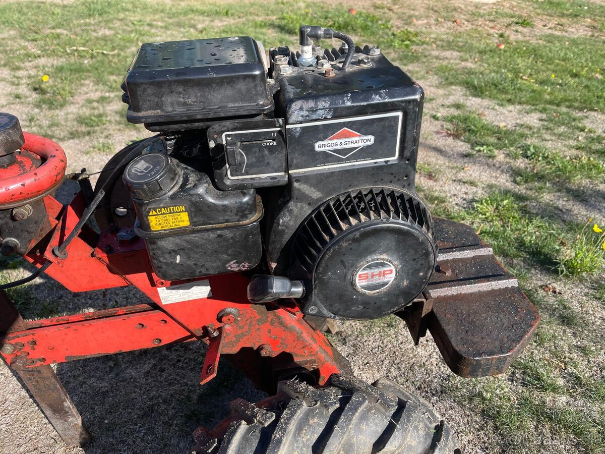 malotraktor Zabito - 2