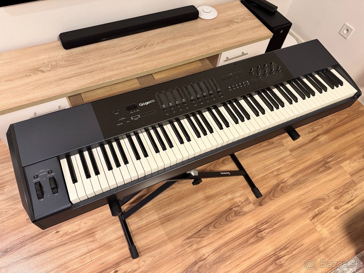 M-Audio Oxygen 88 Midi controller s vyváženou klaviatúrov - 2