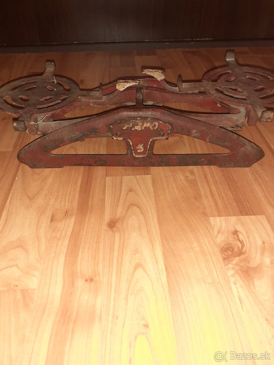 Stará misková vaha - 2