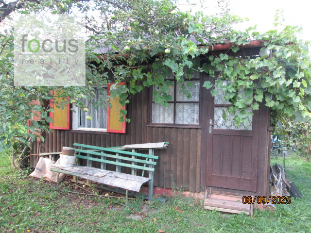 Predám chatu so záhradkou - Stráže - 2