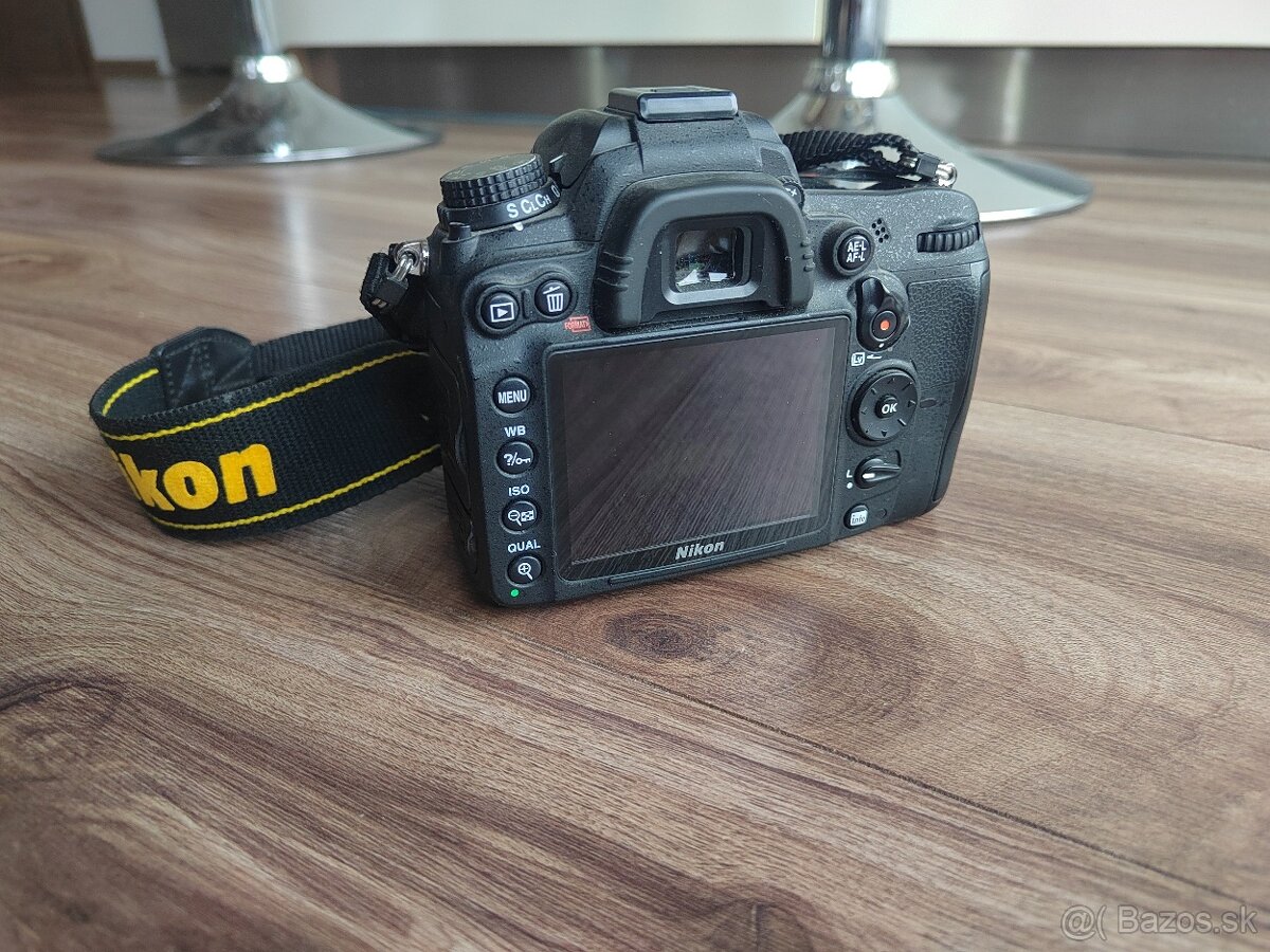 Nikon D7000 - 2